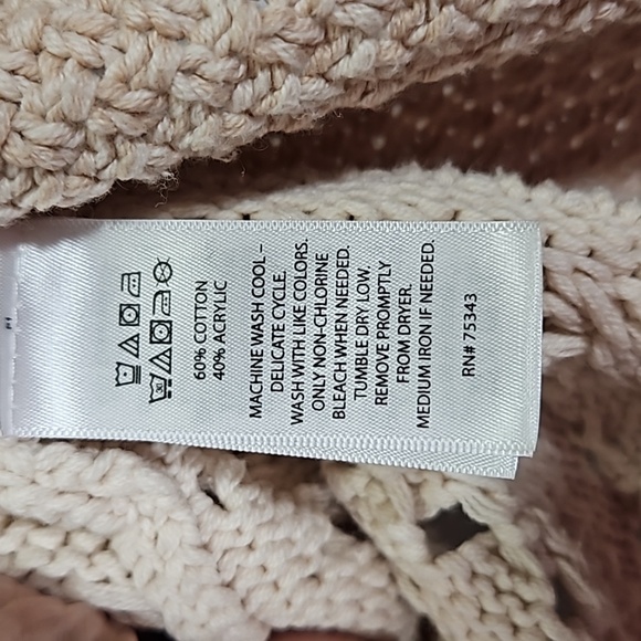 Max Studio Kids Crochet Vest Cardigan Size Girl 10-12 or L - Picture 8 of 9